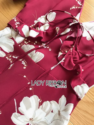 เดรสสีแดงเบอร์กันดีพิมพ์ลายดอกไม้สีขาว