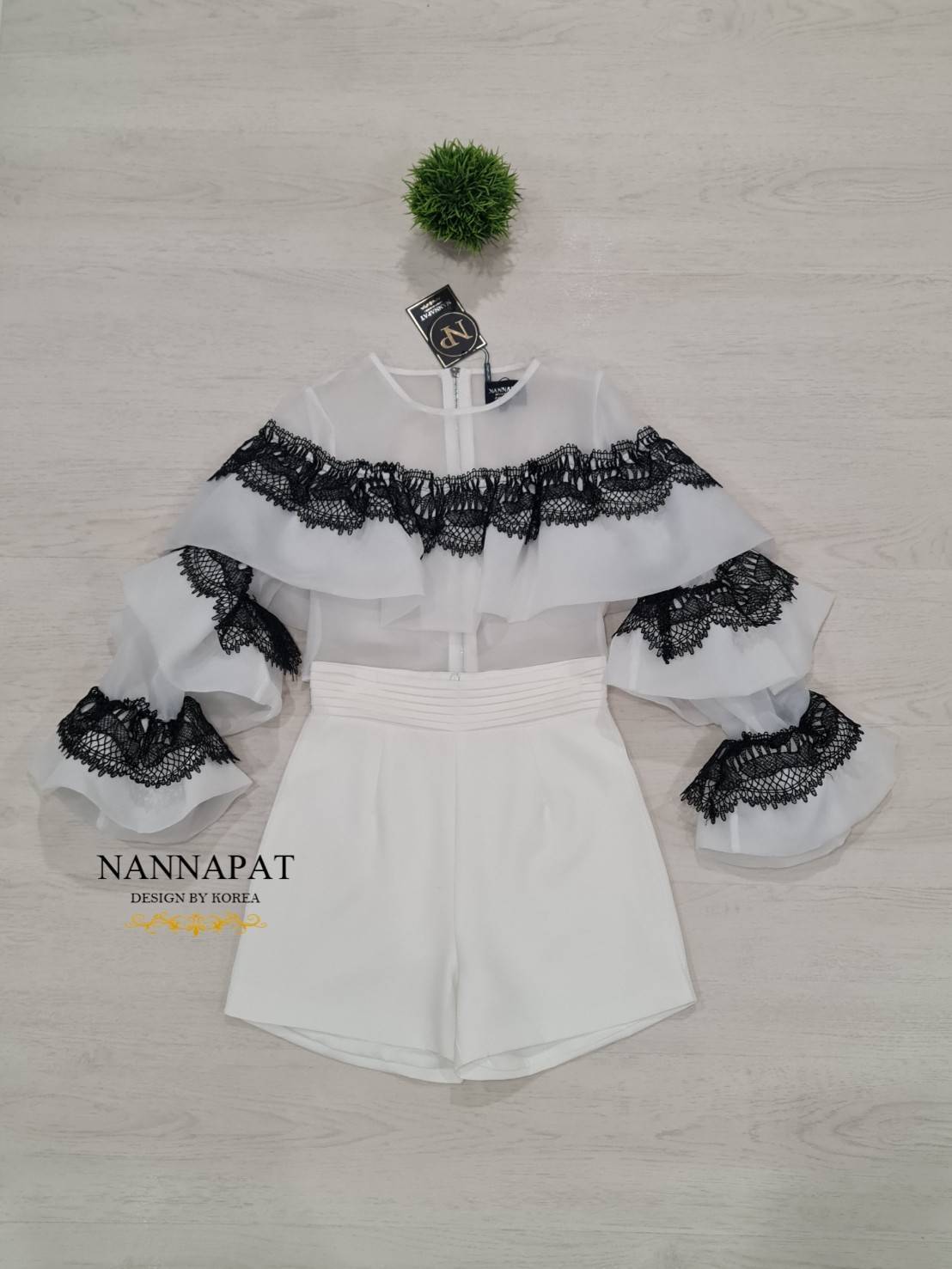 เสื้อซิปหลัง ดีไซน์แขนเป็นปล้องๆ