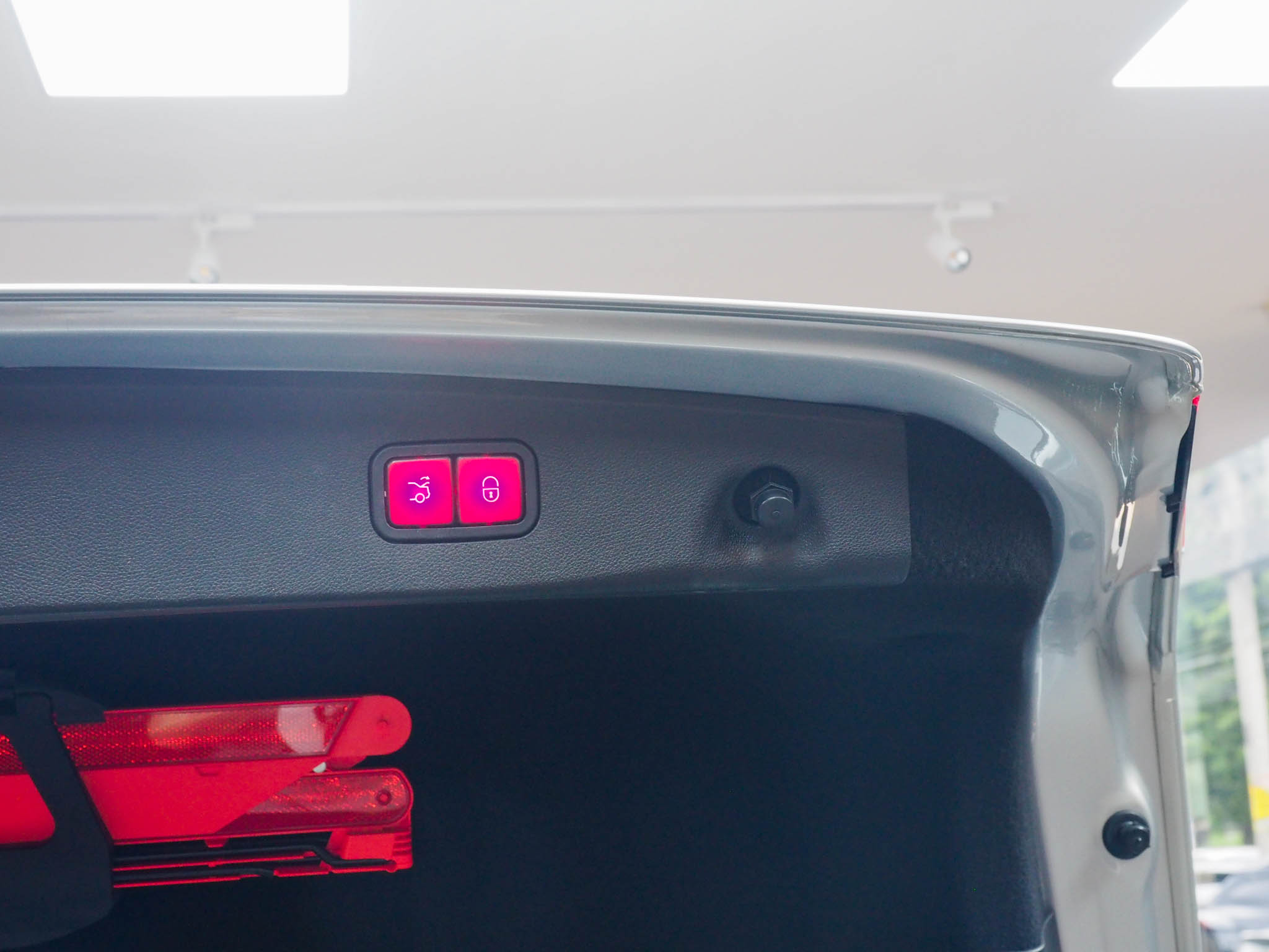 จองแล้ว E300 Bluetec Hybrid Exclusive W212