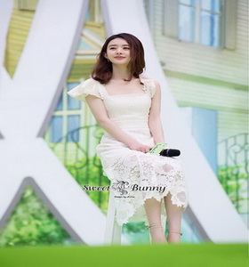 Maxi ผ้าลูกไม้เกาหลีคอเหลี่ยมสีขาว