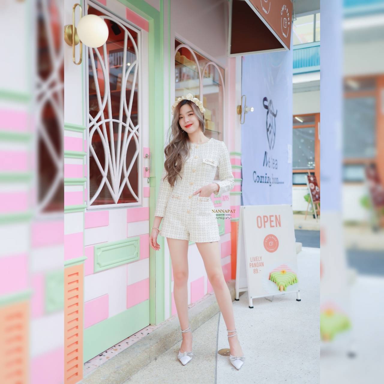 ้พลสูทซิปหลัง แต่งอะไหล่ กระดุม