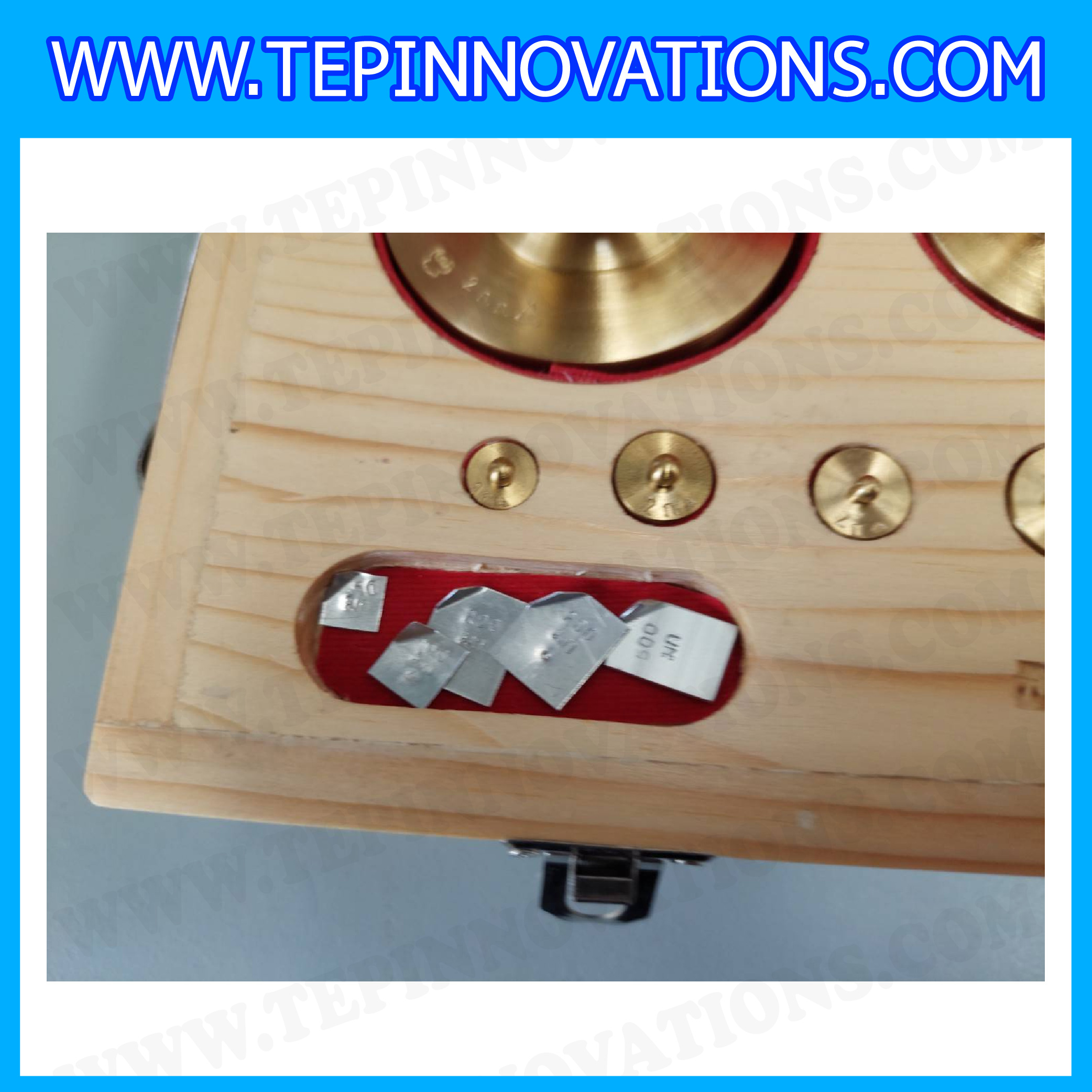 ตุ้มน้ำหนักทองเหลืองชุด 4kg Class M1 ชุดตุ้มน้ำหนักทองเหลือง 4kg พร้อมที่คีบ บรรจุในกล่องไม้บุกำมะหยี่ (ใบเซอร์ ISO17025 เพิ่มเงิน 5,700 บาท)