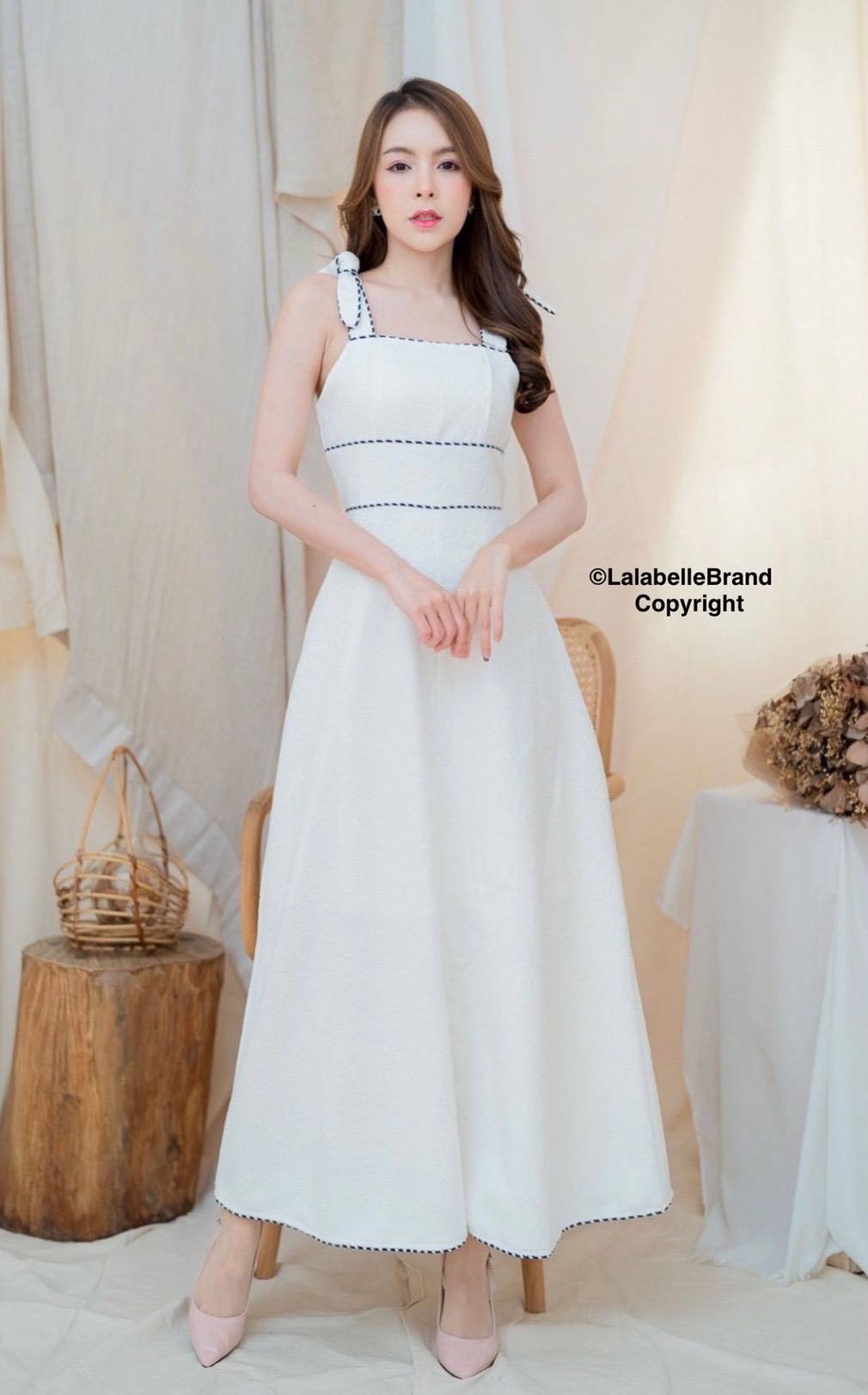 แม็กซี่เดรสสายเดี่ยวผูกโบว์บ่า