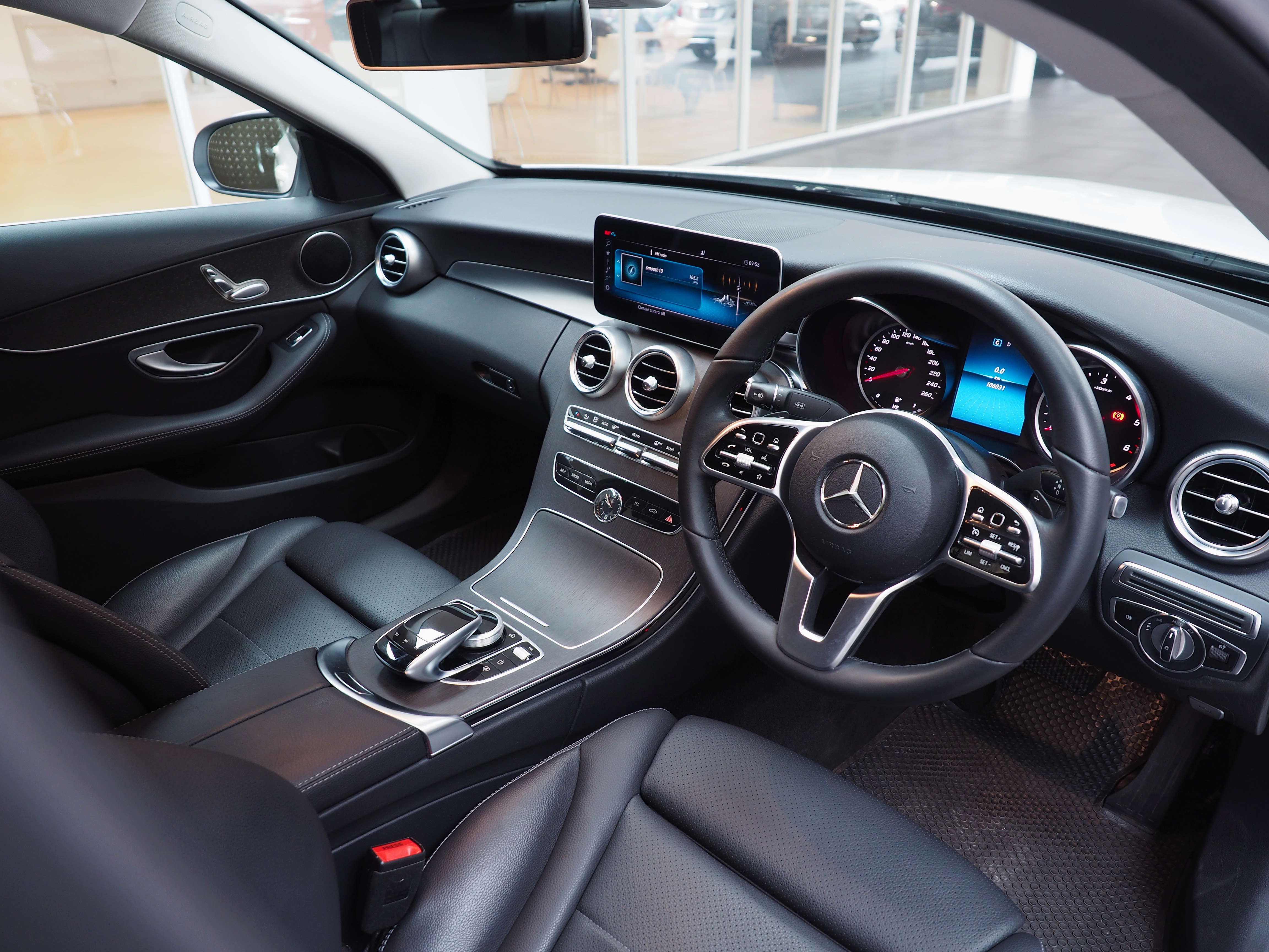 จองแล้ว C220d Avantgarde W205