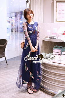 SS03010916 Seoul Secret Say's... Netty Bird Stickly Maxi Dress Material : เนื้อผ้า Net เนื้อนุ่ม สวยหรูด้วยทรงแม๊กซี่ตัวยาว