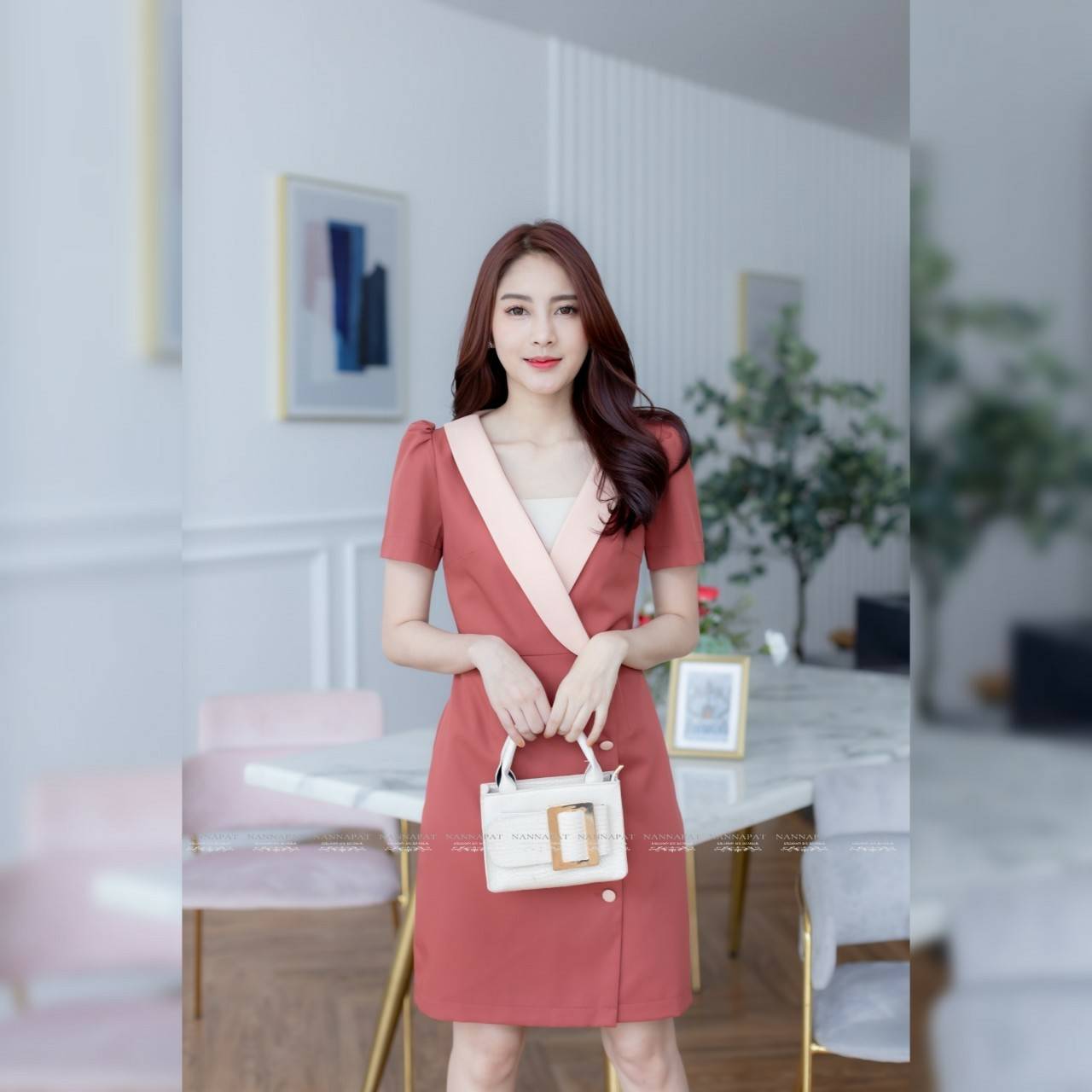 เดรสกระดุมหน้า