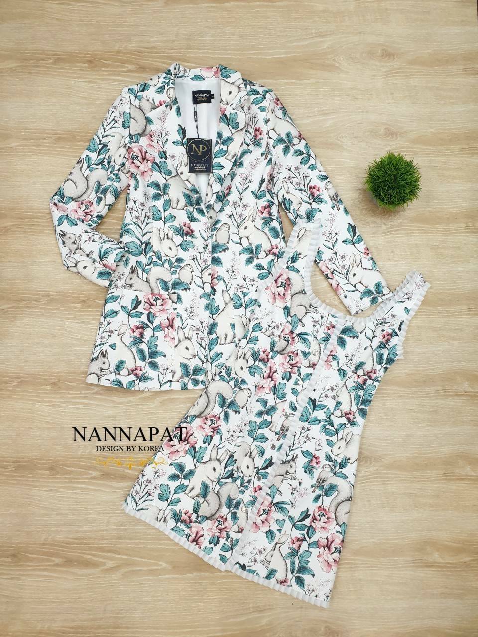 เสื้อสูทคลุมแขนยาวมีกระเป๋าสองข้าง