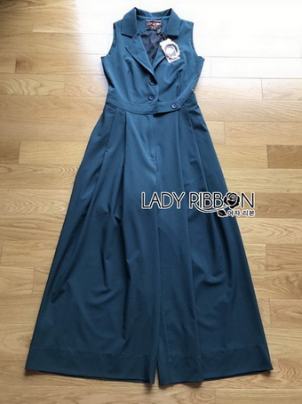 Lady Minimal Chic Buttoned Jumpsuit