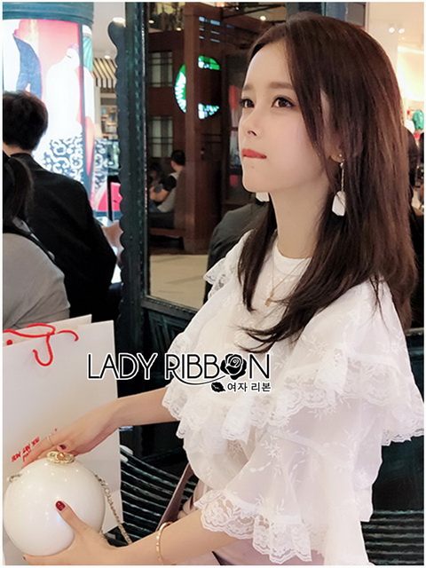 เสื้อผ้าลูกไม้ตกแต่งคอระบายสีขาวสุดหวาน