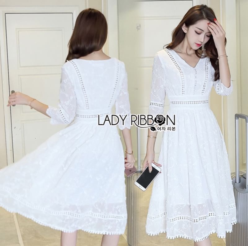 White Crepe Dress เดรสผ้าเครปสีขาว