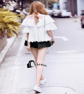เสื้อสีขาวทรงกระดิ่ง ซีทูปักลาย