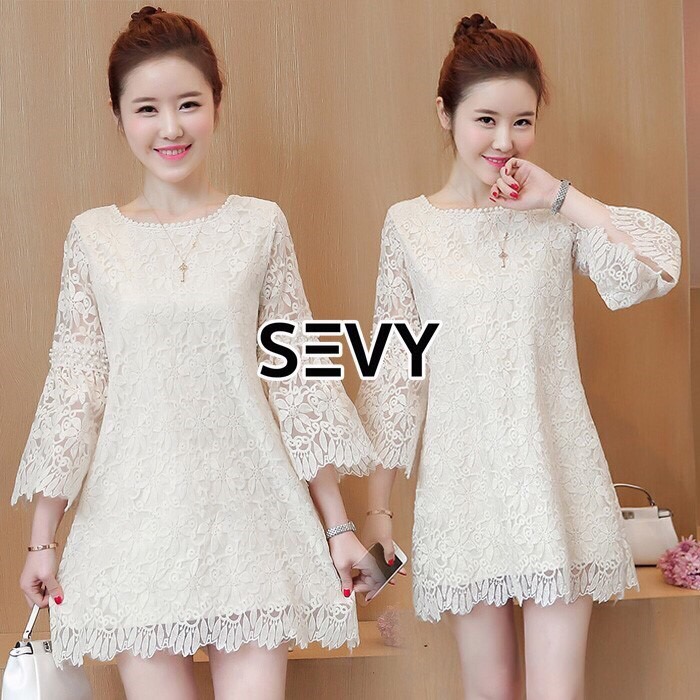 Mini dress โทนสีครีม แขนยาวทรงแขนกระดิ่งน่ารักๆ