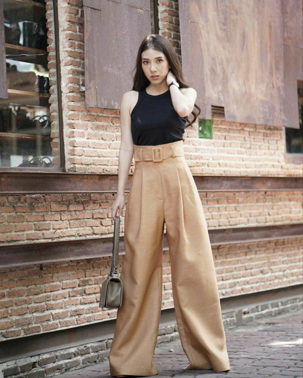 เสื้อกล้ามผ้ายืดกางเกงขาบานทรงใหญ่