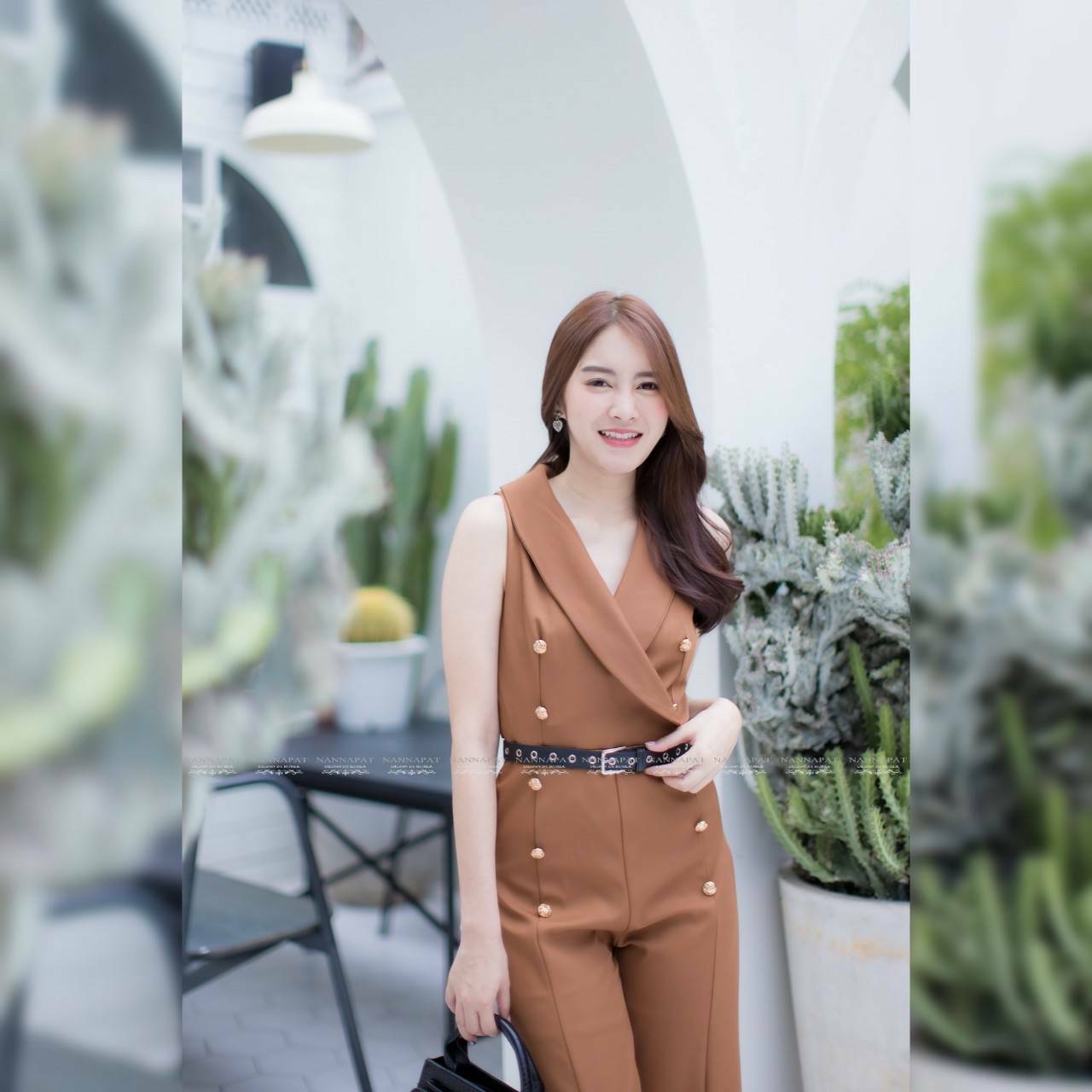 จั้มสูทแต่งกระดุมกางเกงผ่าหน้า