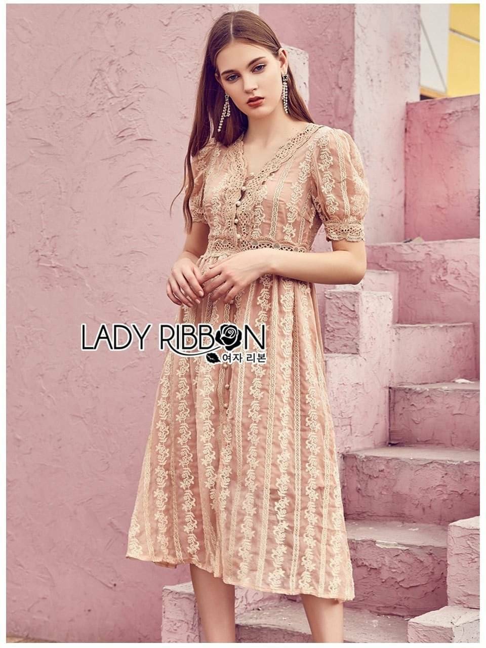 Lace Dress เดรสสีชมพู ผ้าปักดอกไม้