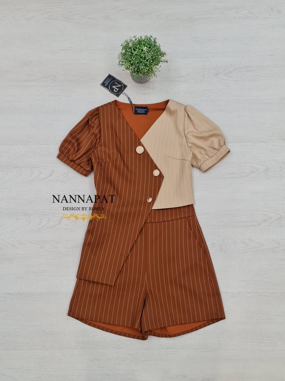 เสื้อกระดุมหน้า ผ้าทอลายเส้น