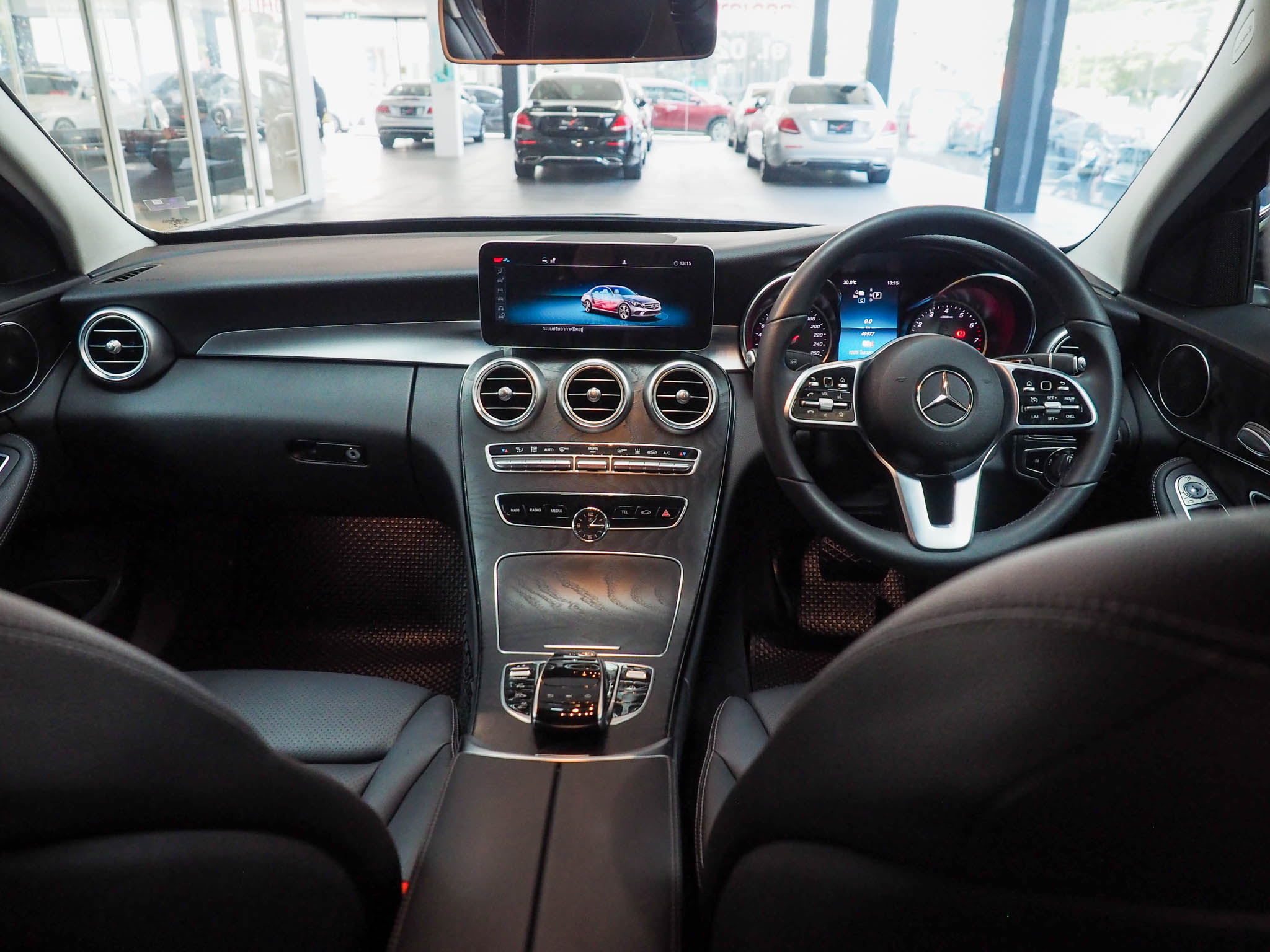 จองแล้ว C300e Plug in Hybrid Avantgarde W205