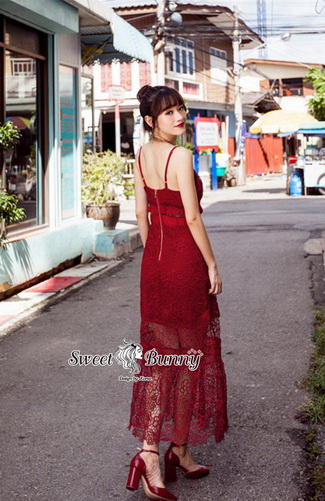 เดรสลูกไม้ทอลายสีแดงสดใส