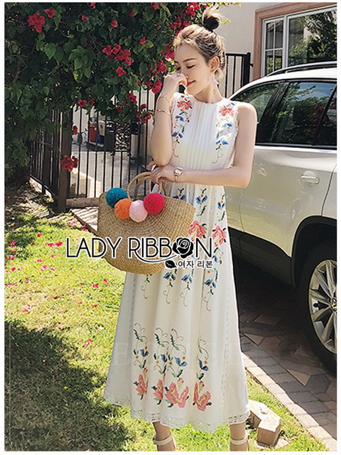 เดรสผ้าเครปสีขาวปักลายตกแต่งลูกไม้