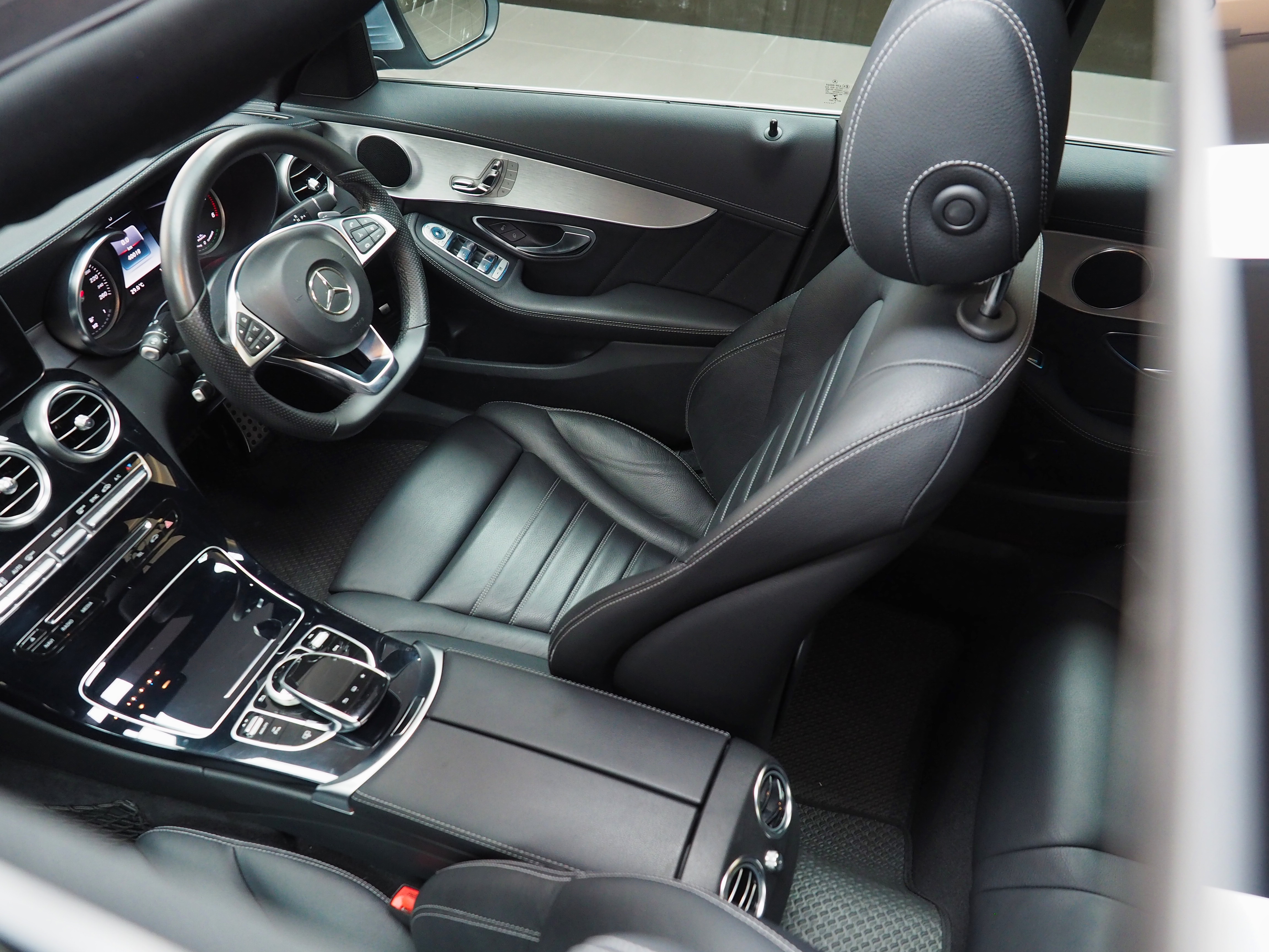 จองแล้ว C300 Bluetec Hybrid AMG W205