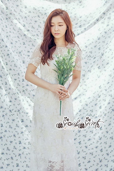 แม็กซี่เดรสสวยหรู ลุคสาวแฟชั่นนิสตร้า