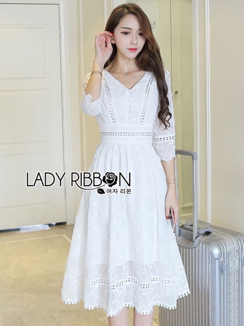 White Crepe Dress เดรสผ้าเครปสีขาว
