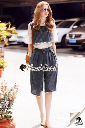 เสื้อแขนกุดตัวยาว สีดำลายริ้ว
