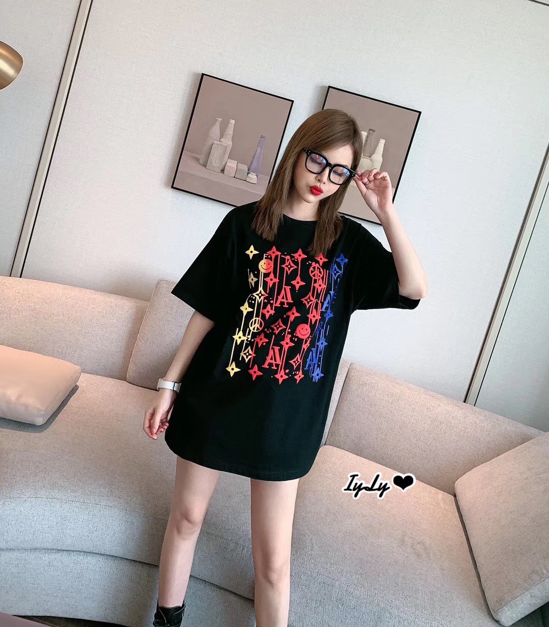 เสื้อยืด แขนสั้นคอกลม