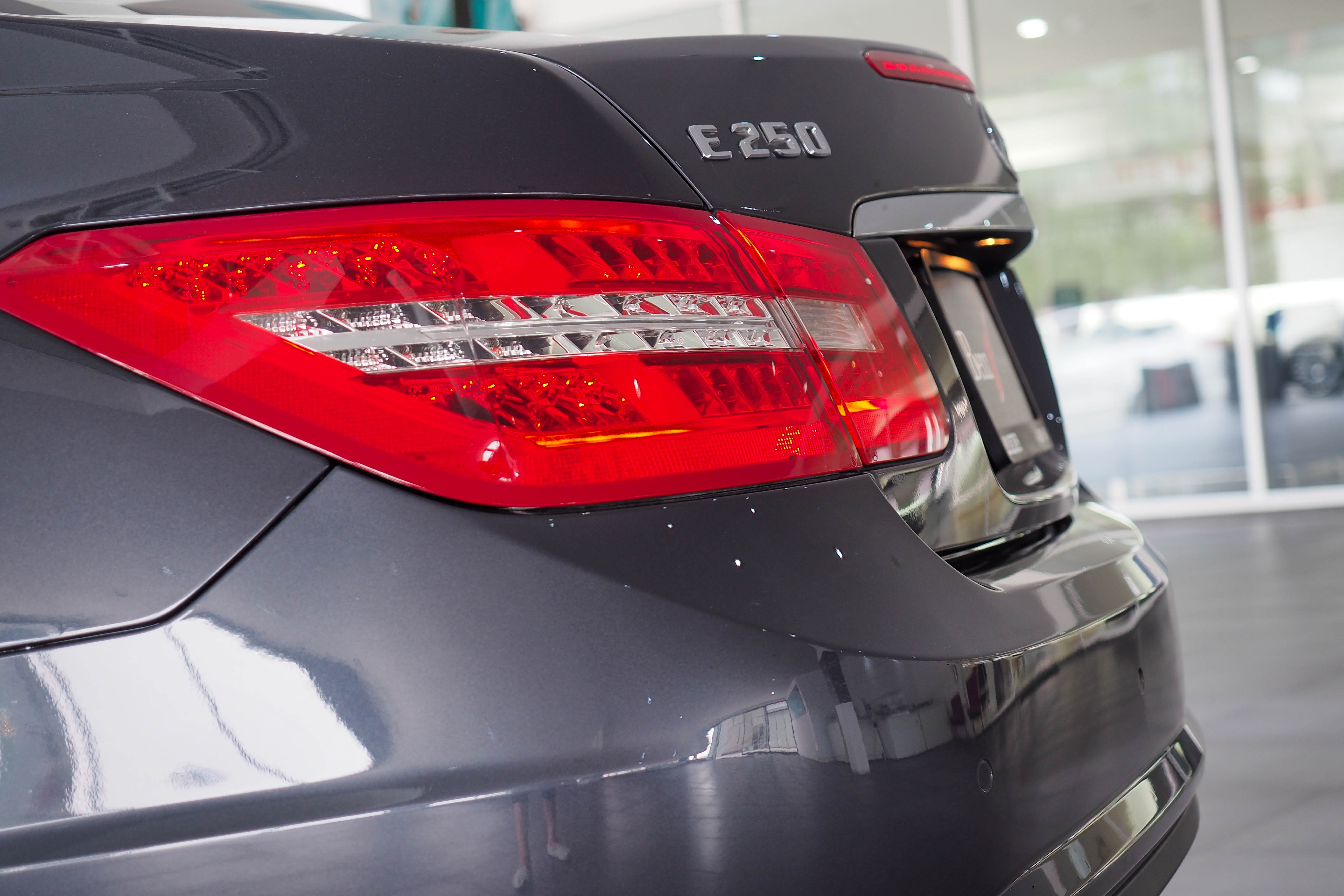 จองแล้ว E250 CGI Coupe AMG BlueEfficency W207