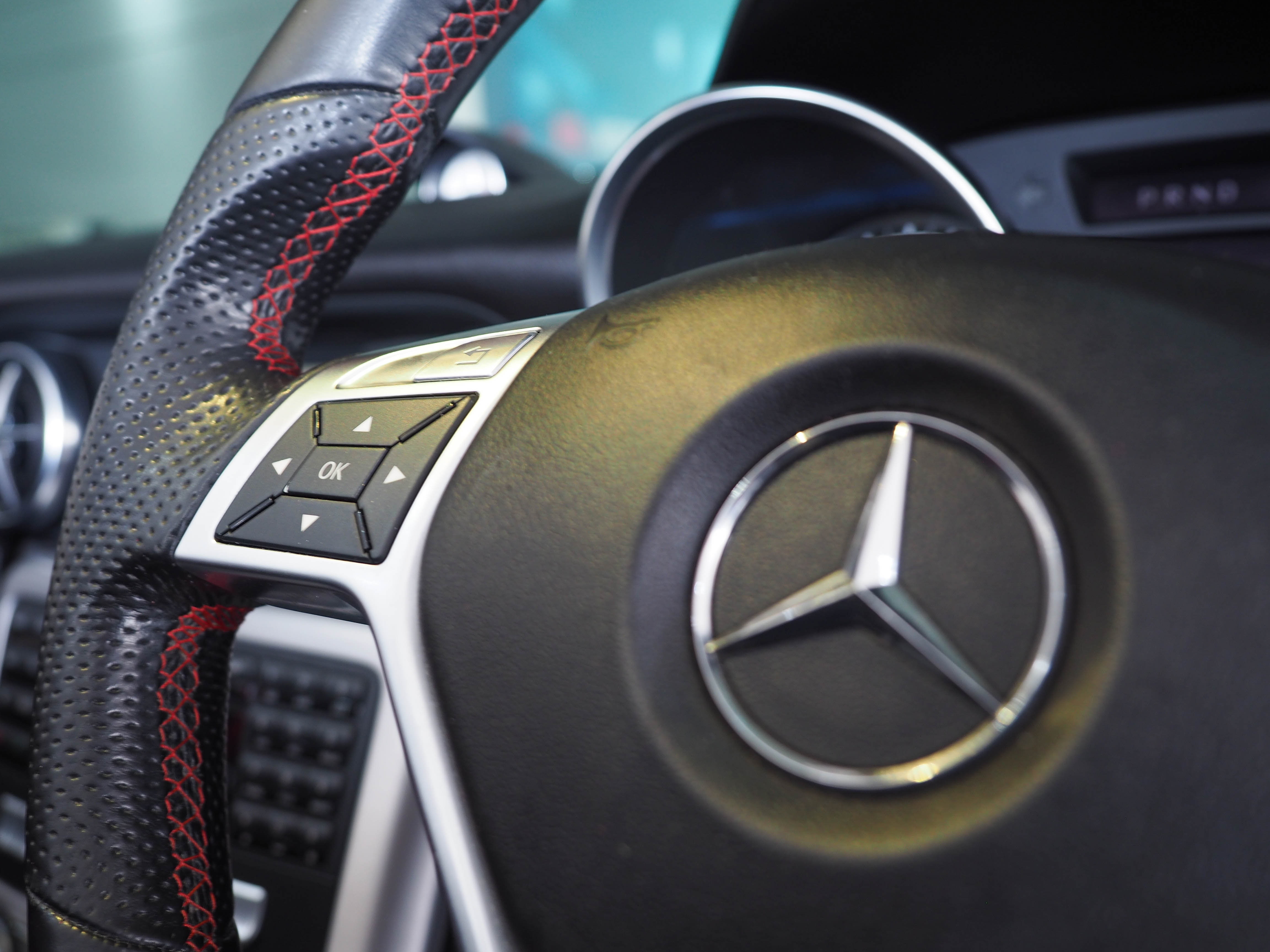 จองแล้ว SLK200 R172