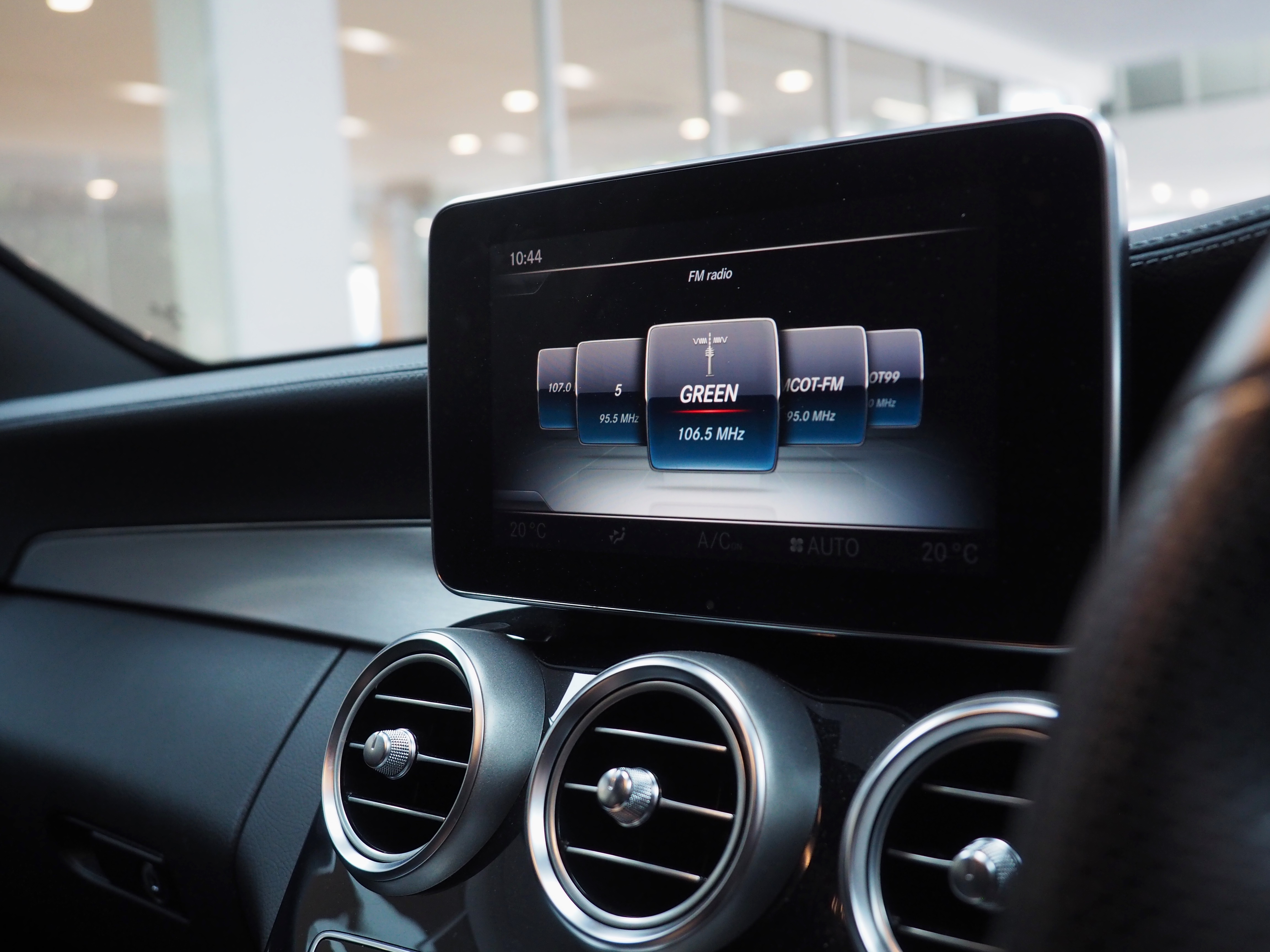 จองแล้ว C300 Bluetec Hybrid AMG W205