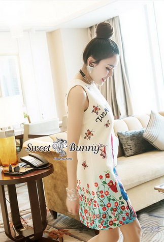 เดรสผ้า jacquard แขนกุดทรงตรง