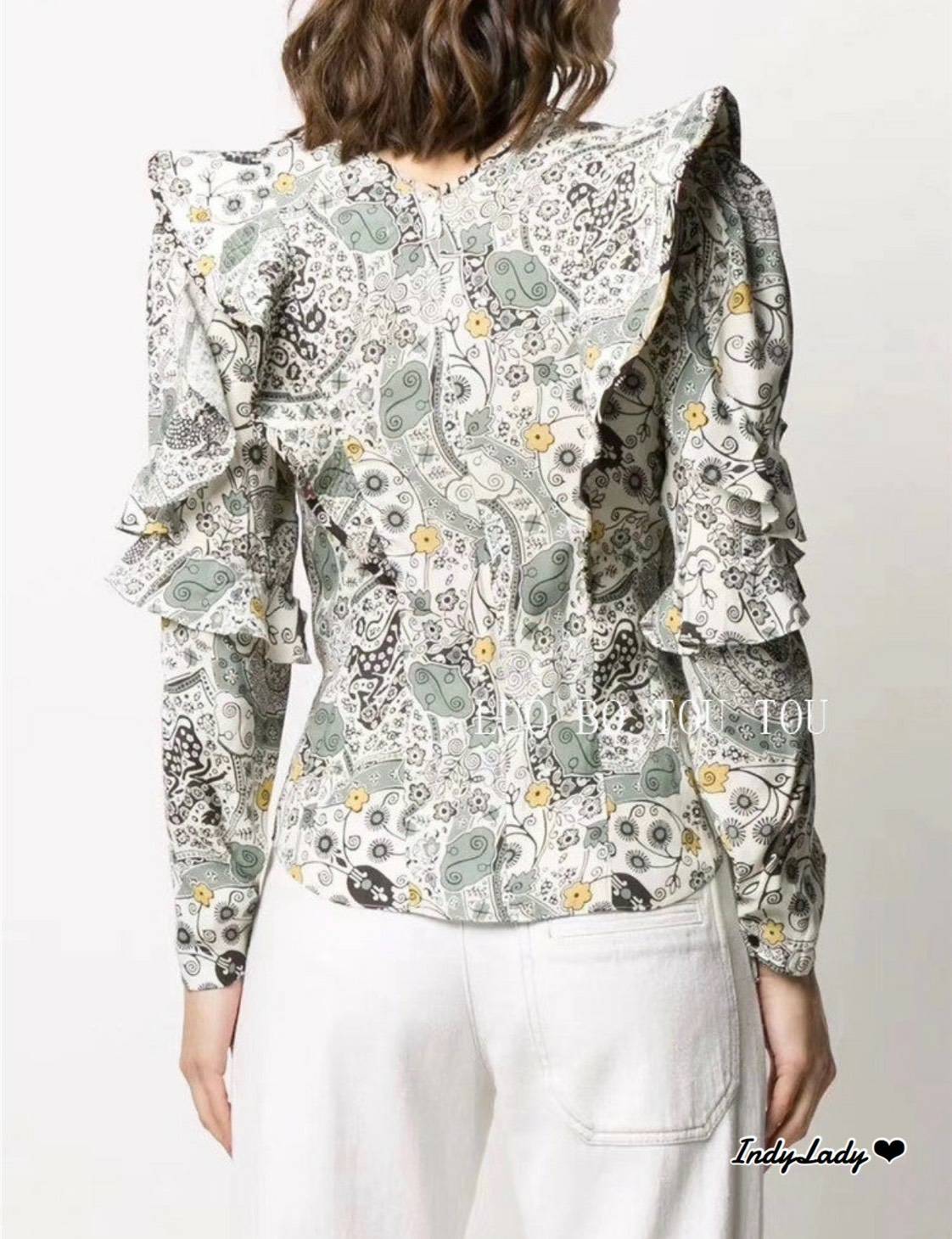 เสื้อแขนยาวแต่งระบาย