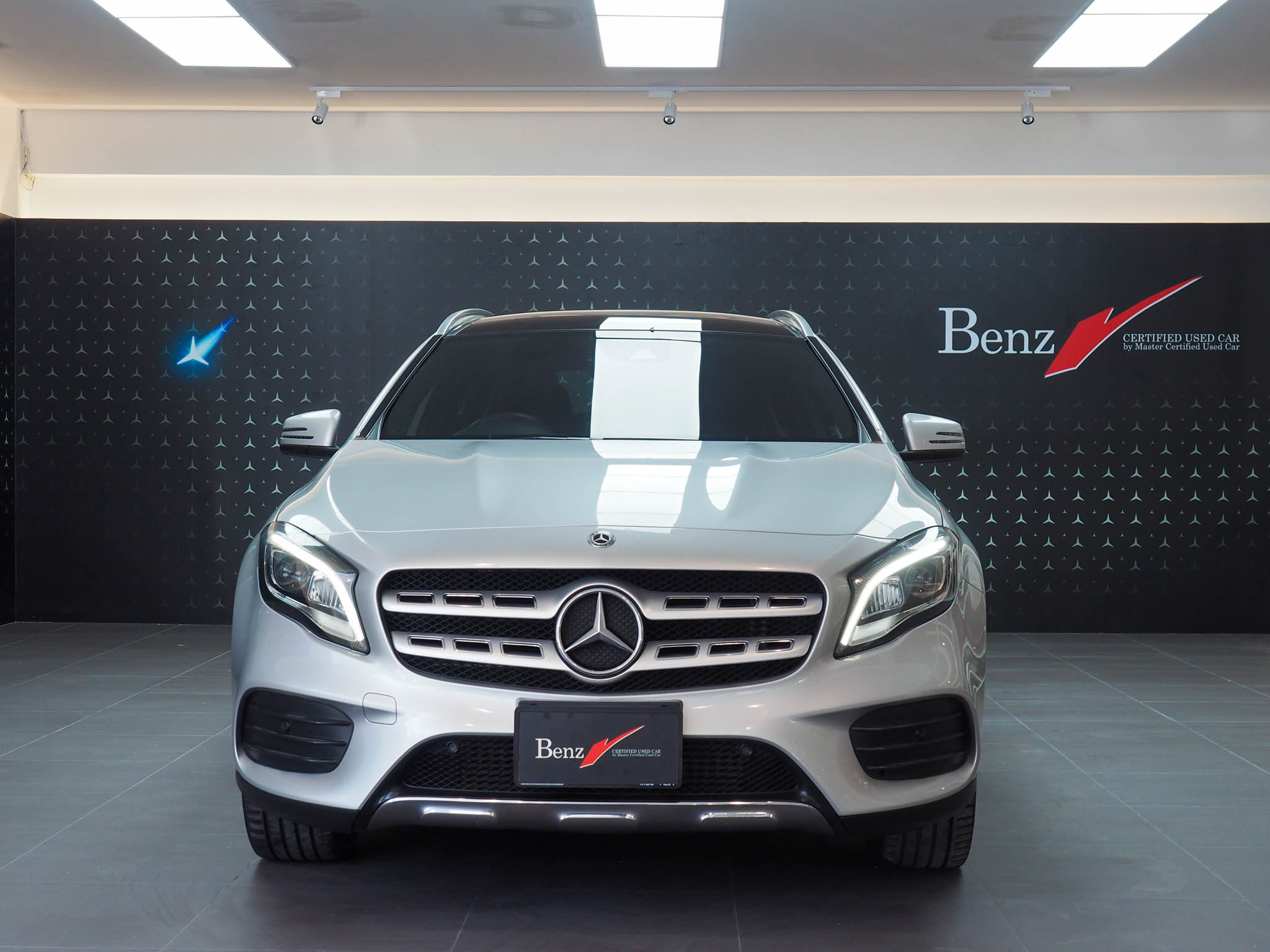 จองแล้ว GLA250 AMG Dynamic W156