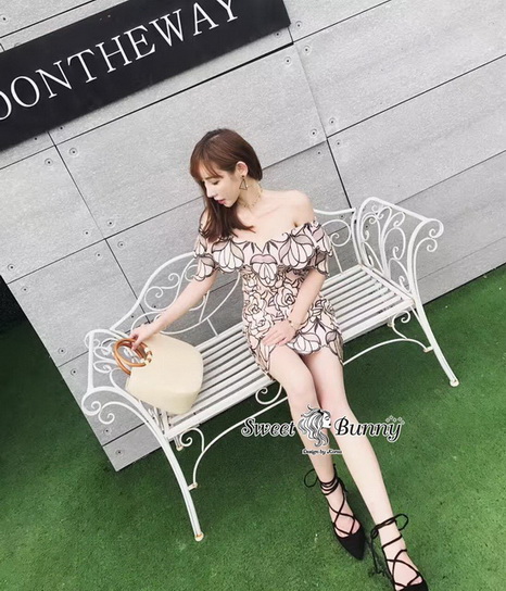 เดรสเกาหลีสีชมพูทรงตรงแขนสั้น