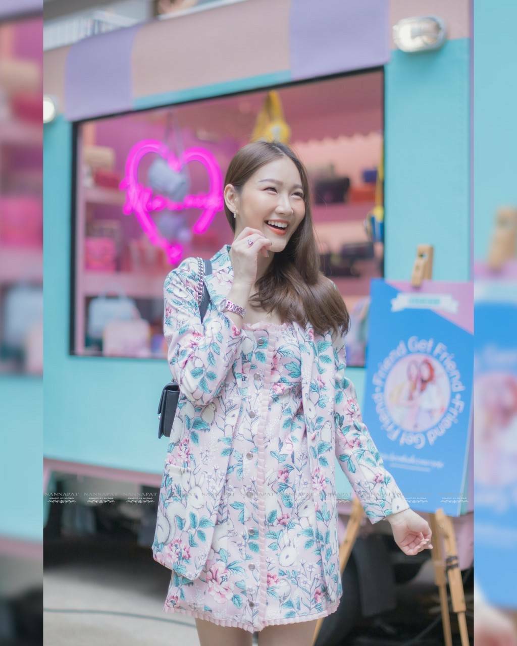 เสื้อสูทคลุมแขนยาวมีกระเป๋าสองข้าง