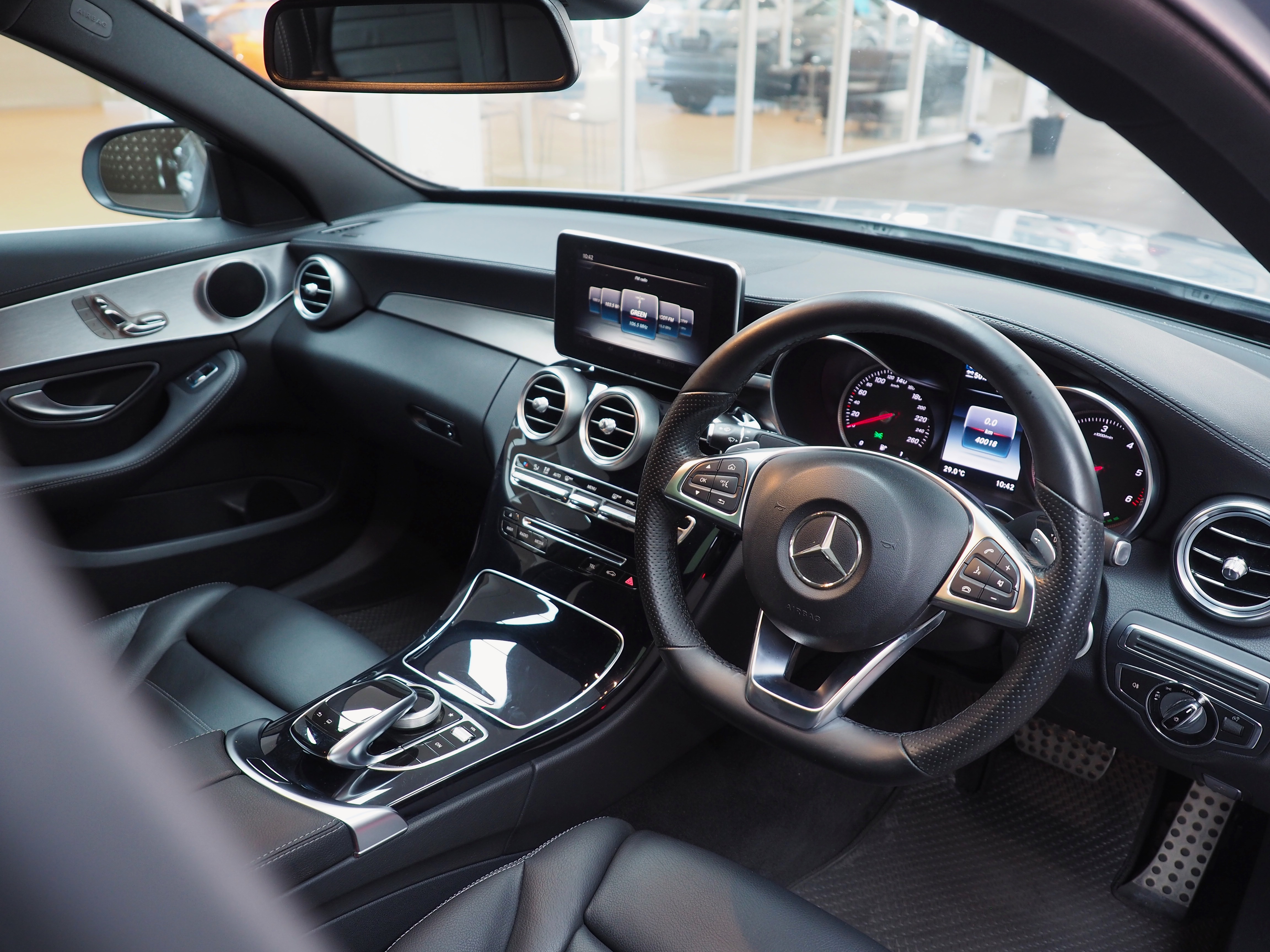 จองแล้ว C300 Bluetec Hybrid AMG W205