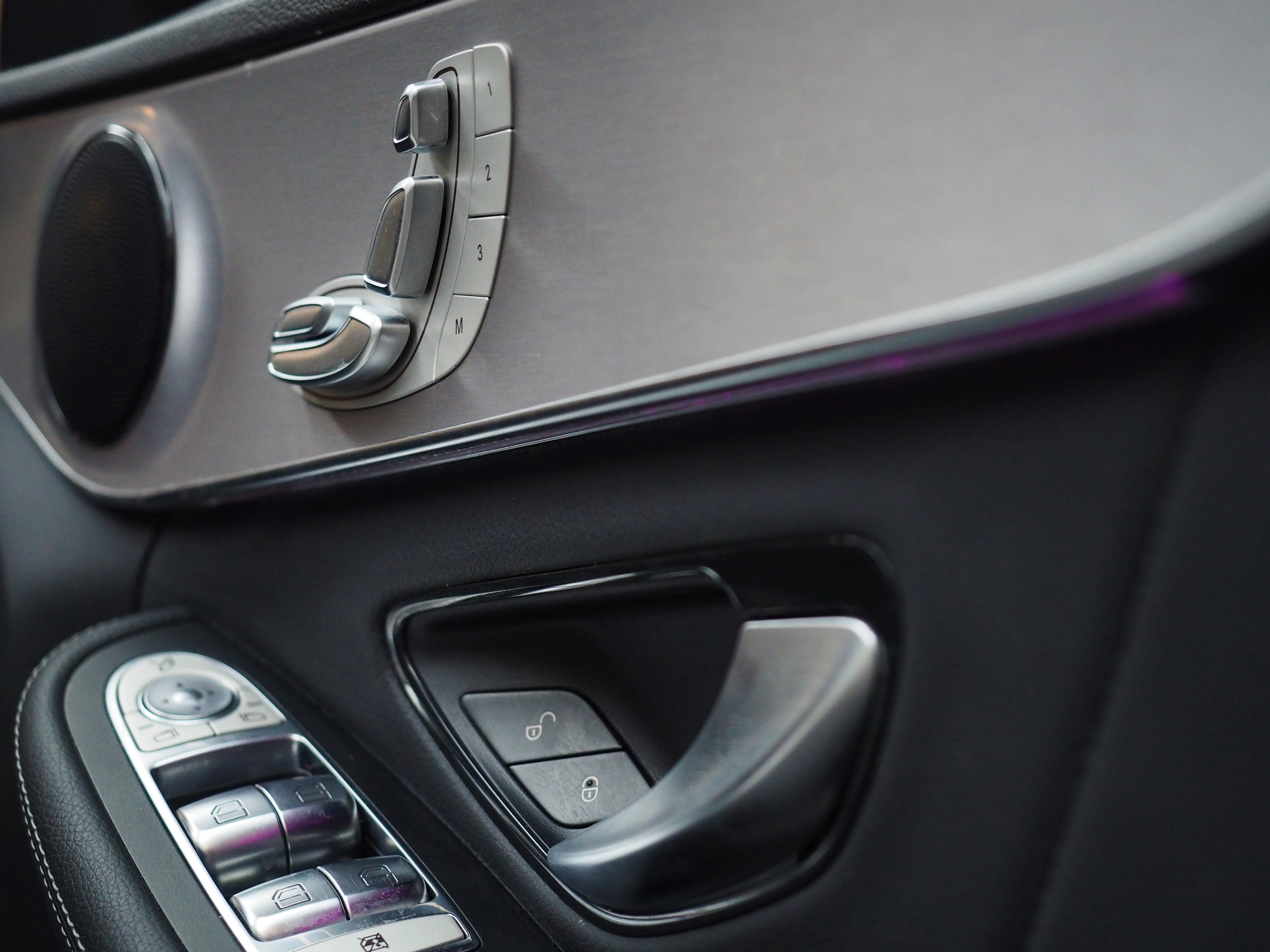 จองแล้ว C300e AMG Sport Plug in Hybrid W205