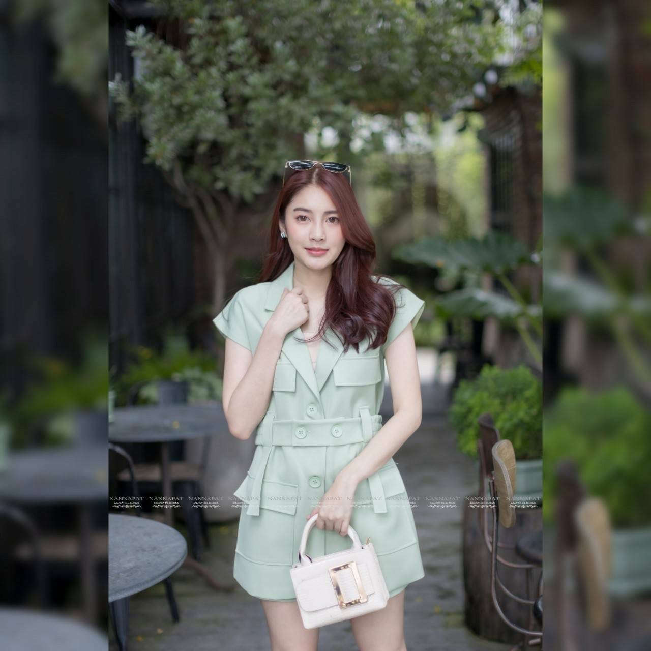 เสื้อคอปกแขนกุดกระดุมหน้า
