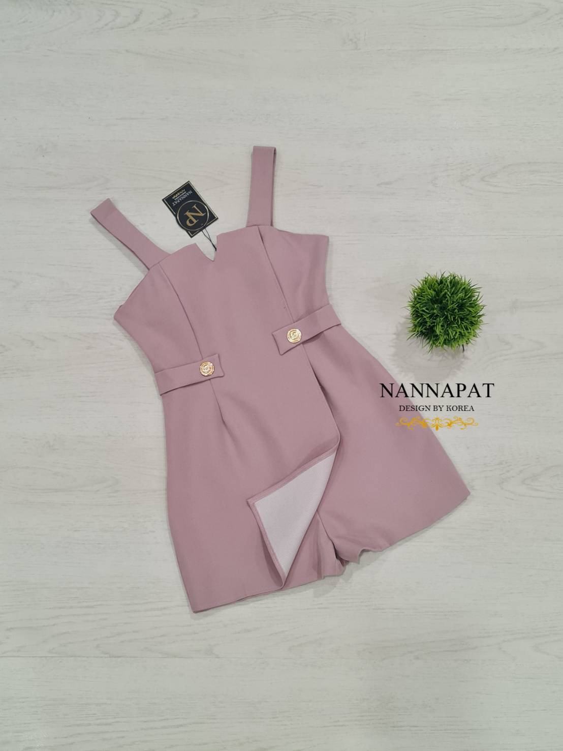 เดรส แต่ด้านในเป็นกางเกง