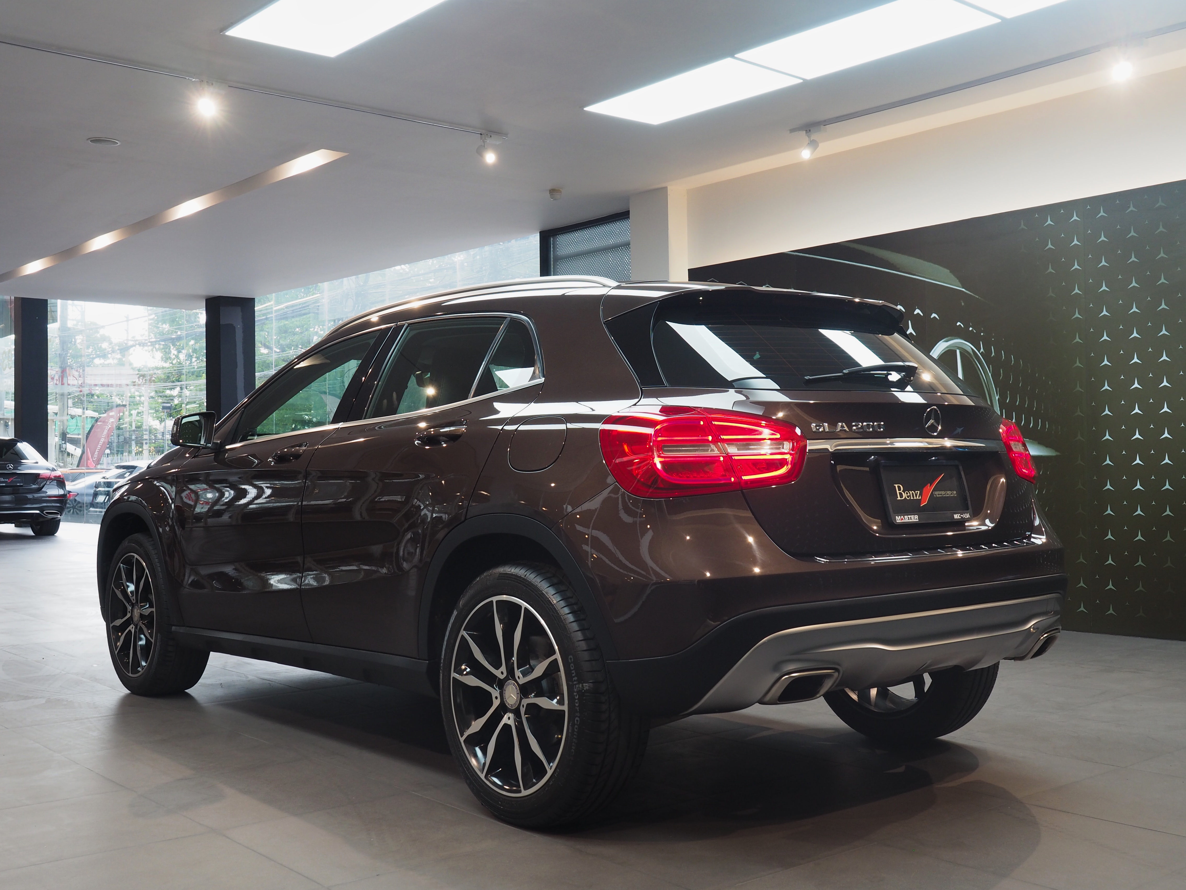 จองแล้ว GLA200 Urban W156