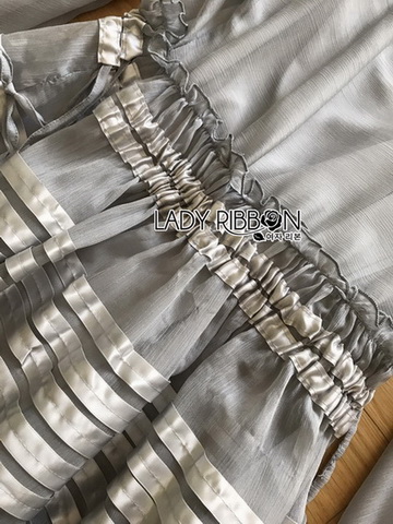 เดรสผ้าชีฟองสีเทาตกแต่งระบายลายทาง