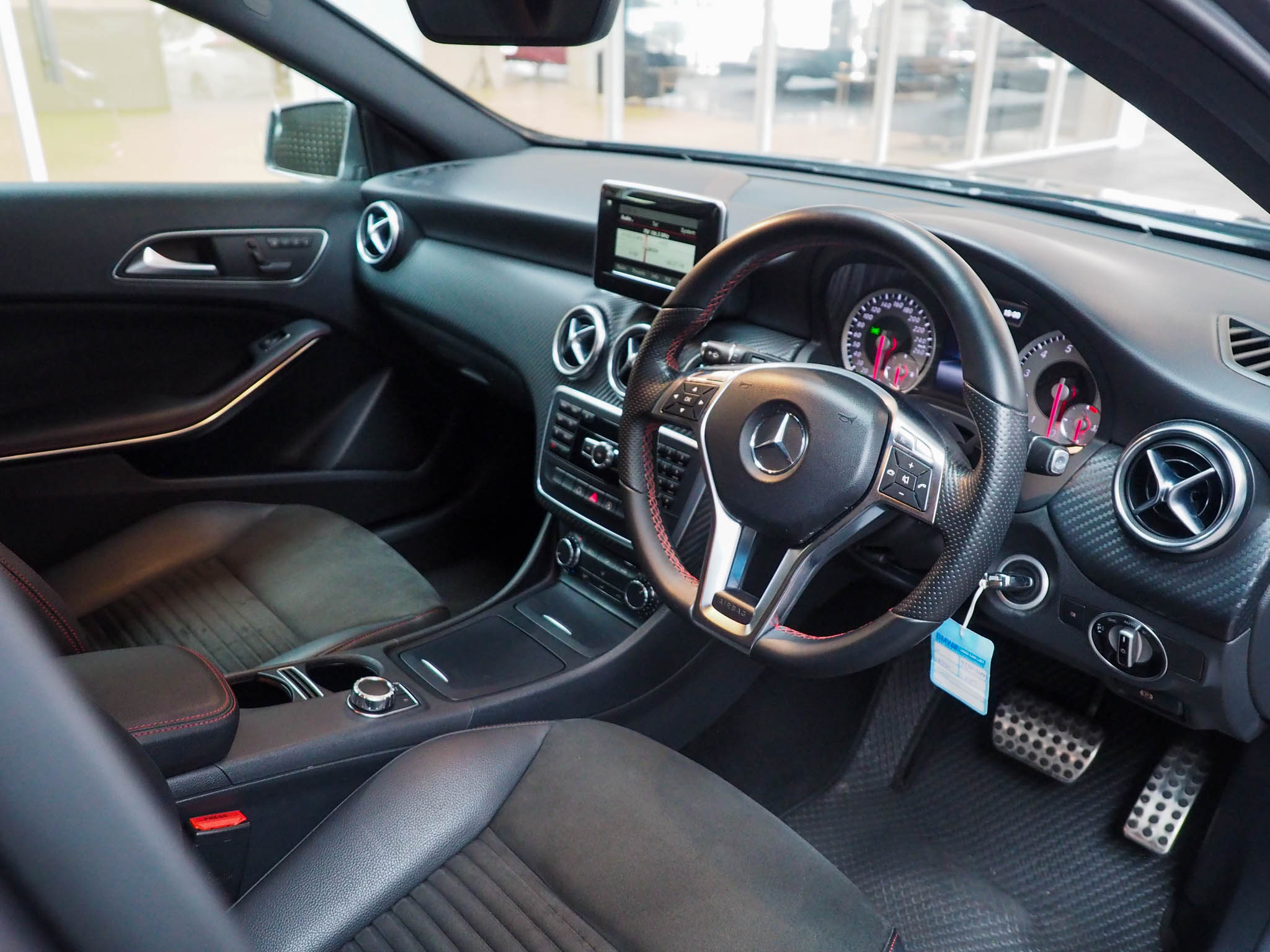 จองแล้ว A180 AMG Sport W176