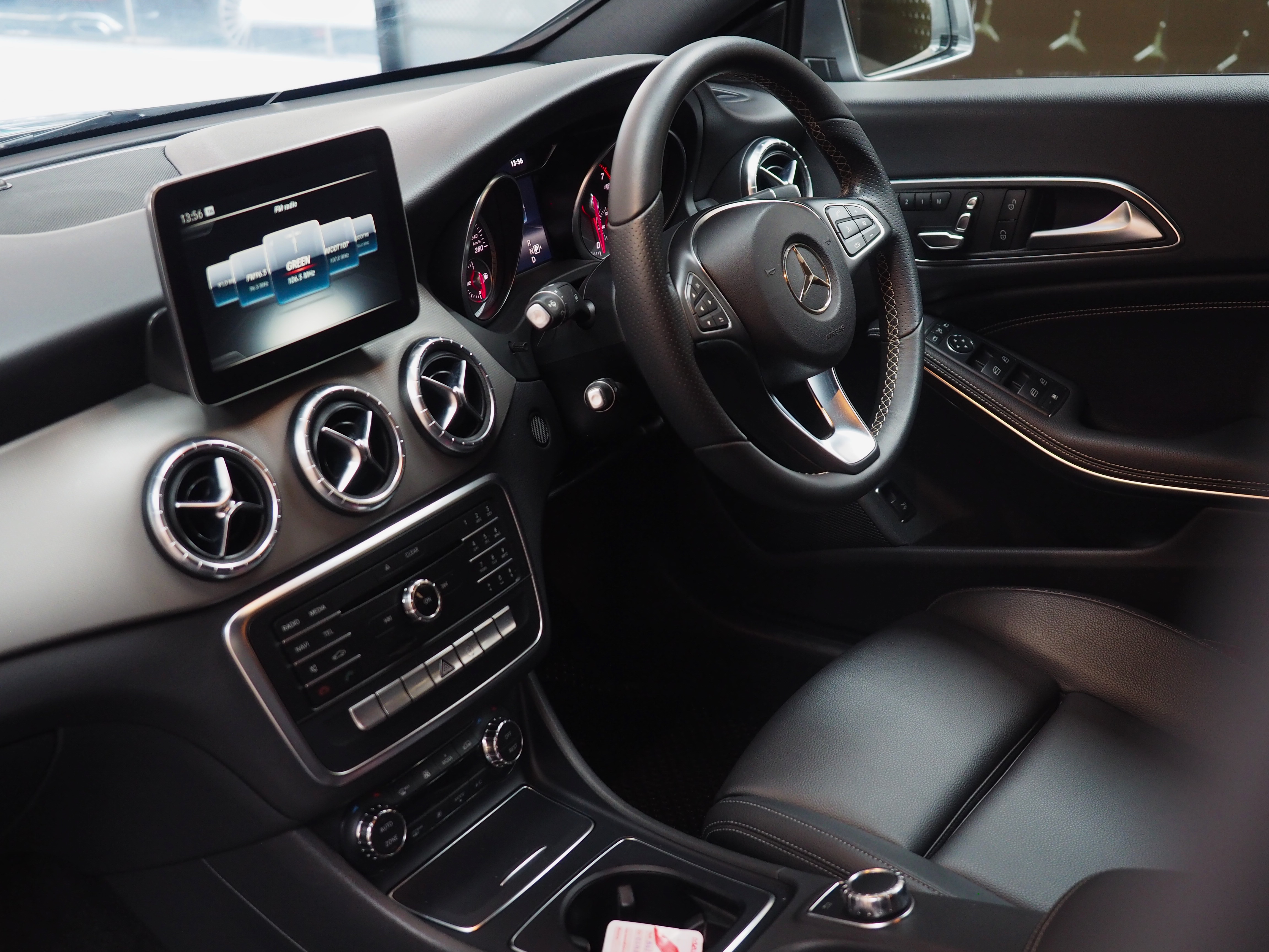 จองแล้ว CLA200 Urban W117