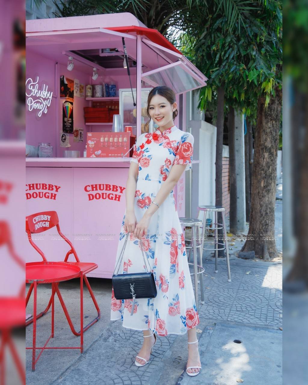 กีเพ้างานซิปหลังพริ้วสวยลายกุหลาบ