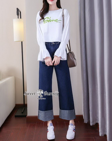 เสื้อคอกลมแขนยาวปลายแขนขอบยางระบายสวย
