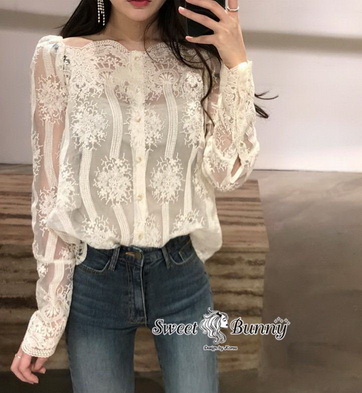 เสื้อลูกไม้เกาะไหล่คอปาด