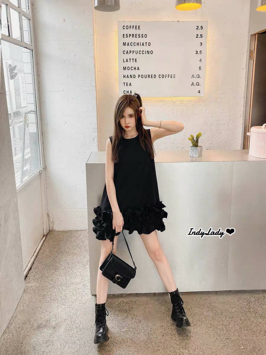 มินิเดรสแขนกุด ชายต่อระบายเป็นชั้นๆ