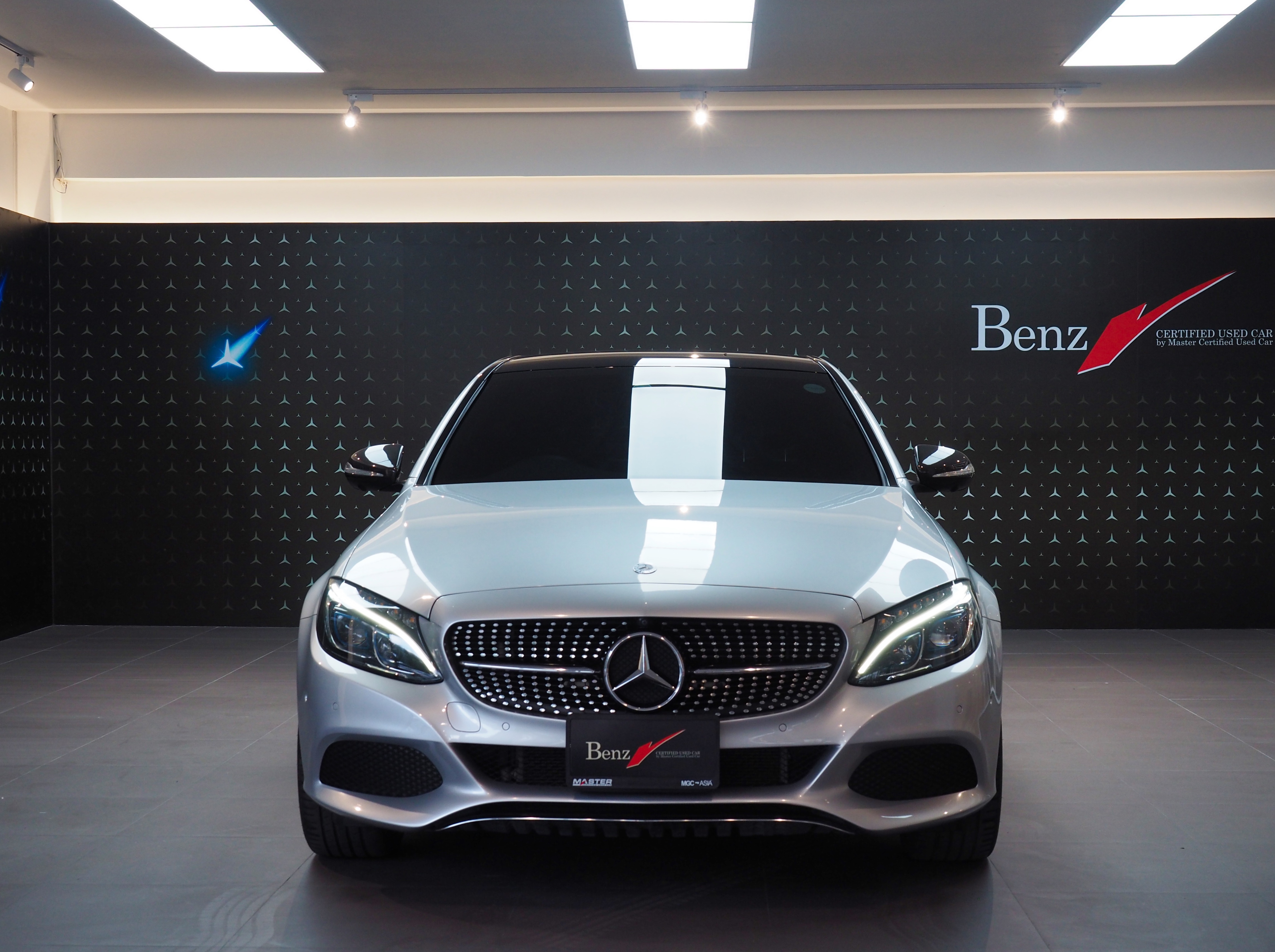 จองแล้ว C350e AMG Plug in Hybrid W205