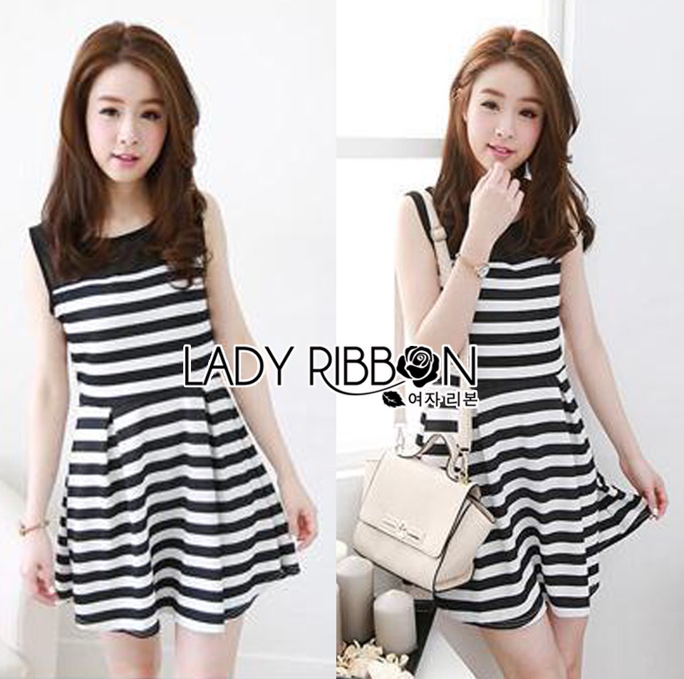 Lady Ribbon's Made 🎀 Lady Suzi Basic Chic Striped Mini Dress มินิเดรสลายทางเสื้อผ้าตัดต่อผ้าชีฟองซีทรูแฟชั่นเกาหลี ตัวนี้เหมาะกับสาวหวานที่ชอบความเซ็กซี่นิดๆ ทรงชุดจะเป็นกระโปรงสั้น แต่ไม่โป๊ค่ะ ด้านไหล่ถึงอกเป็นผ้าชีฟองสีขาวแขนกุด ตัดต่อผ้าโพ